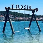 Апартаменти Luxor Трогір